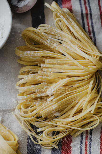 Fresh homemade ribbon noodles — Stock Photo