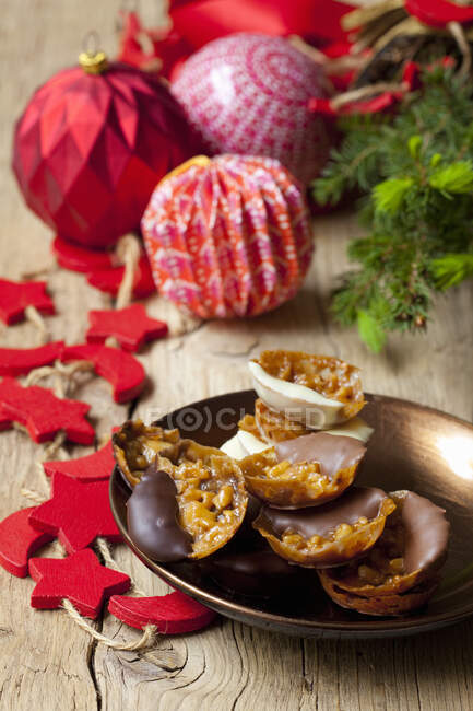Close-up shot of delicious Small Florentines with chocolate icing — Stock Photo