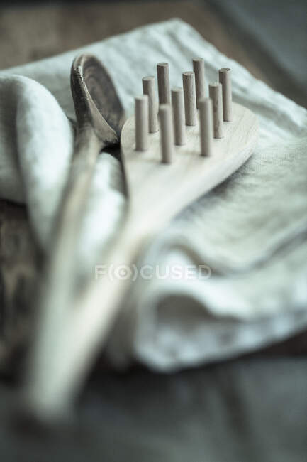 A wooden spoon and a wooden pasta spoon — Stock Photo