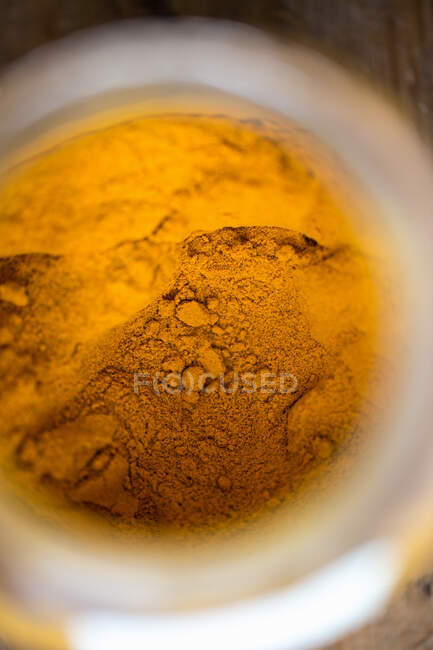 Turmeric powder (seen from above) — Stock Photo