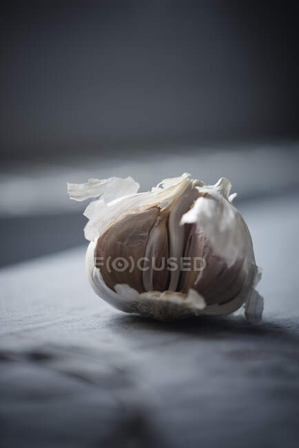 Garlic on a dark background — Stock Photo