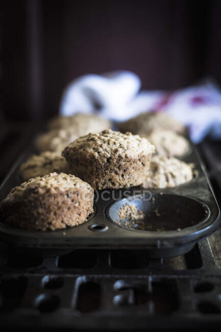 Kelloggs All Bran muffins with dried cranberries and raisins — Stock Photo