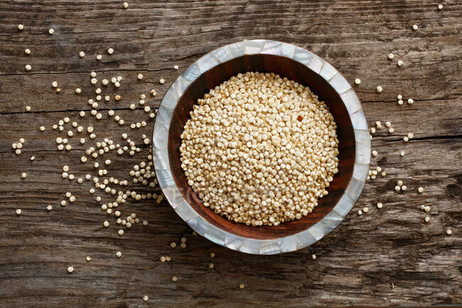 Quinoa em um prato — Fotografia de Stock