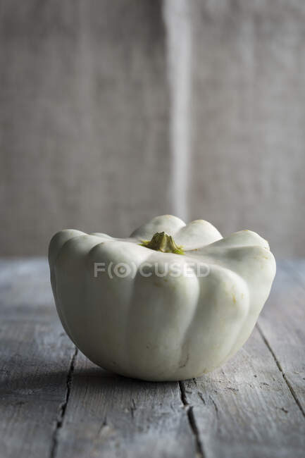 A single Patisson pumpkin — Stock Photo