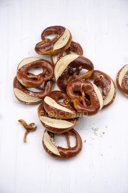 Close-up shot of delicious Lye bread pretzels — Stock Photo