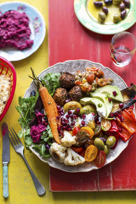 Falafel bowl with vegetables, top view — Stock Photo