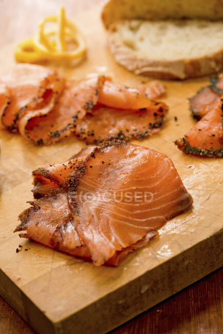 Smoked salmon with a pepper crust — Foto stock