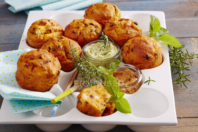 Mini spicy muffins with two types of butter — Stock Photo