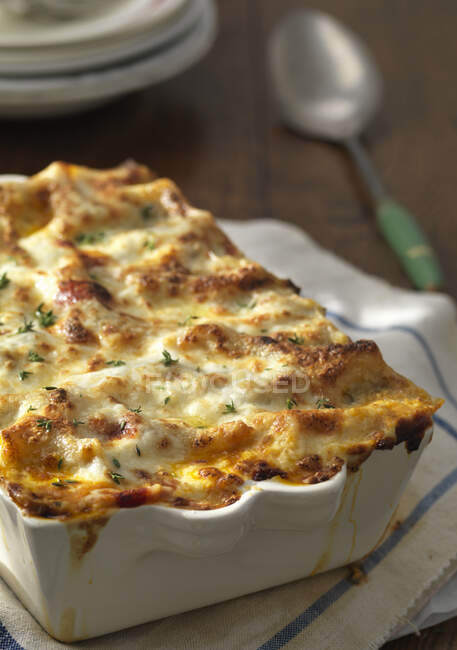 Lasagne, primo piano girato sul piatto — Foto stock