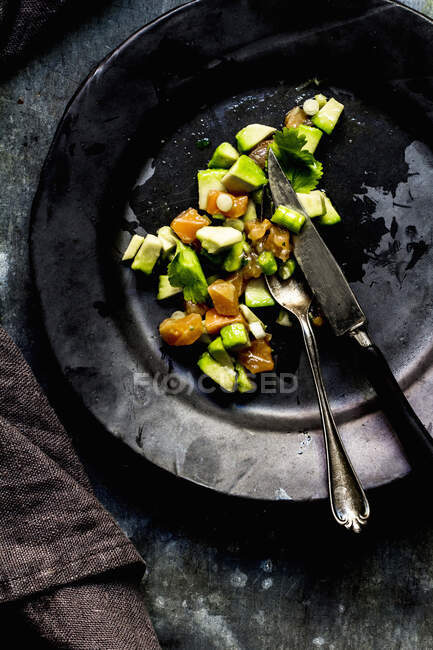 Salmon and avocado tartare — Stock Photo