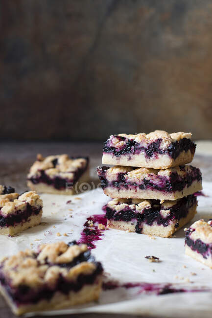 Blueberry crumble slices, closeup shot — Stock Photo