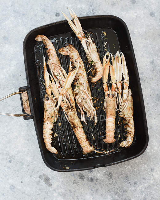 Pan grilled marinated shrimps — Stock Photo