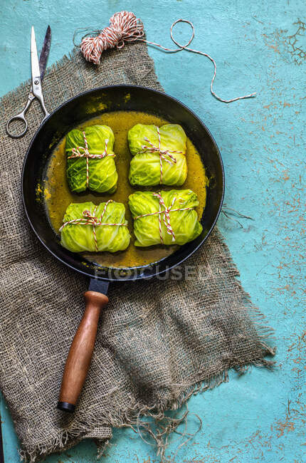 Paupiettes with rabbit meat from Savoy cabbage — Stock Photo