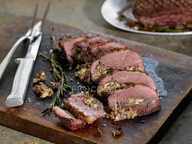 Seared Duck Breasts Stuffed with Garlic, Rosemary, Fennel and Parmesan Cheese — Stock Photo