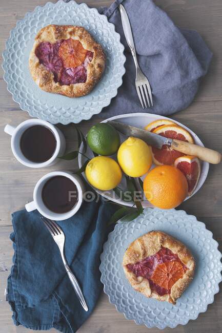 Galettes with oranges and blood oranges — Stock Photo