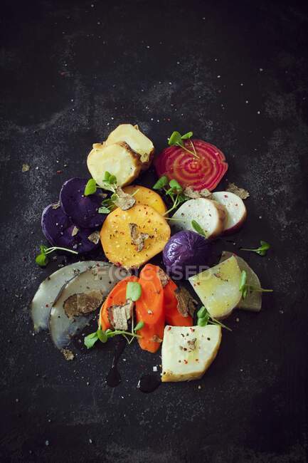 Oven-roasted vegetables with truffle — Stock Photo
