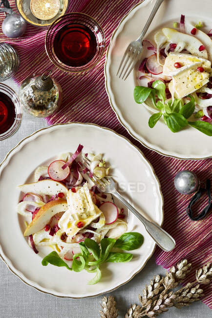 Pear and brie salad for Christmas — Stock Photo