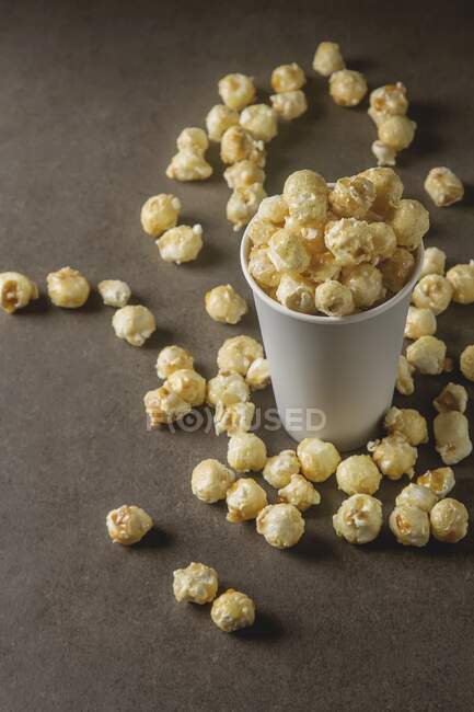 Popcorn in una tazza — Foto stock