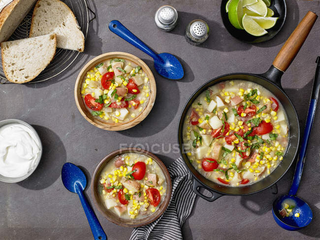 Close-up shot of Corn, Tomato and Basil Chowder — Stock Photo