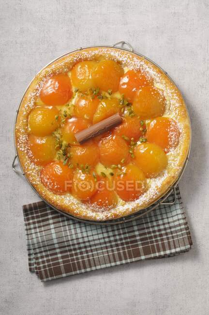 An apricot dish with pistachios — Stock Photo