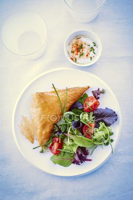 Baniza, puff pastry with sheep's cheese filling, Bulgaria — Stock Photo