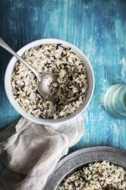 Natural rice and wild rice in bowl — Stock Photo