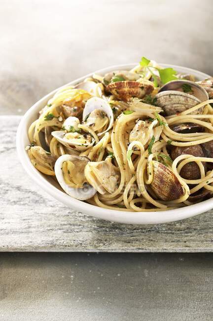 Close-up shot of delicious Spaghetti vongole — Stock Photo