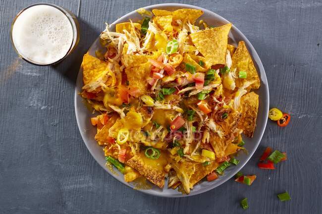 Nachos with chillies and cheese (Mexico) — Stock Photo