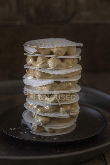 Turron (мигдалевий нугат, Іспанія) між вафлями. — стокове фото