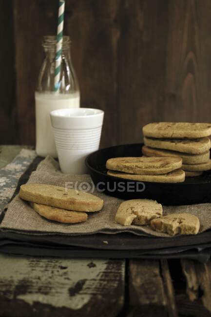 Wholemeal biscuits with millet — Stock Photo