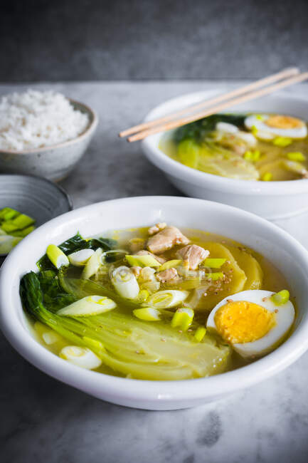 Pak choi soup with egg — Stock Photo