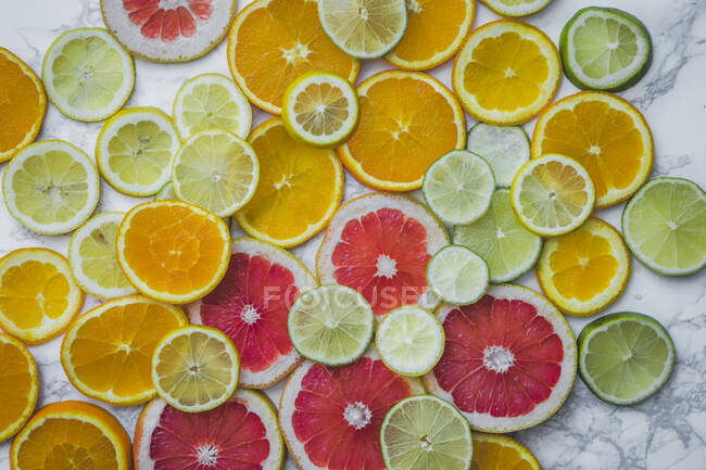 Diversas fatias de citrinos — Fotografia de Stock