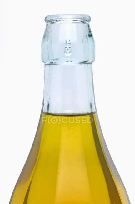 Collo di una bottiglia di olio d'oliva — Foto stock
