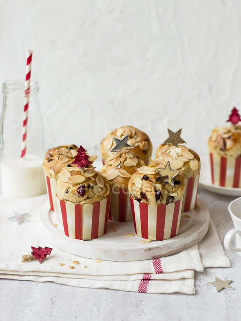 Panettone muffins with almonds and cranberries — Stock Photo