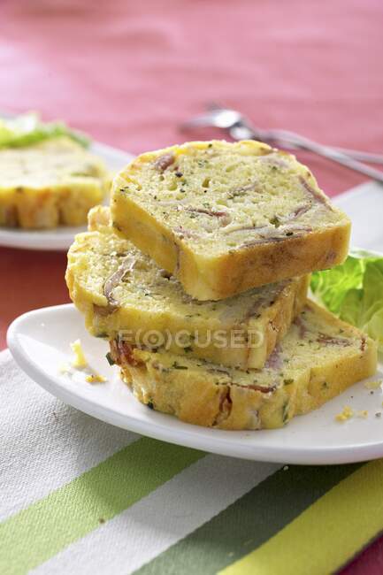 Savoury cake with ham, basil and olive oil — Stock Photo