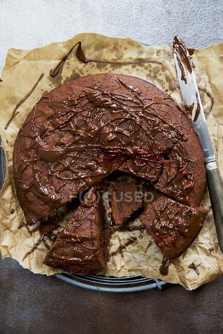 Chocolate cake with olive oil (top view) — Stock Photo