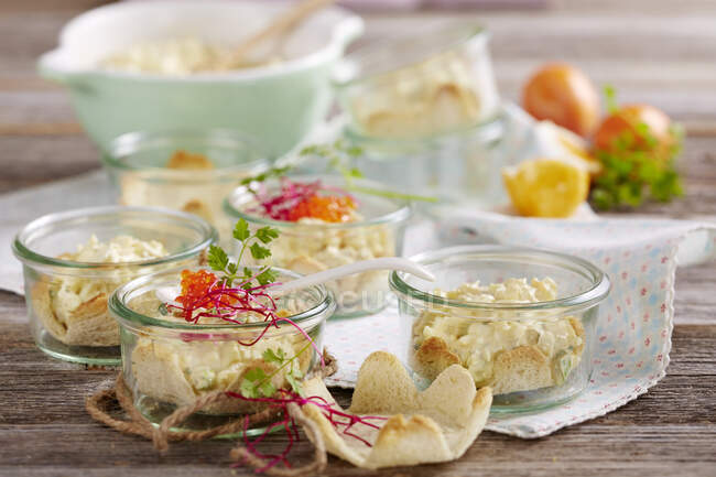 Egg salad in toast bowls for Easter — Stock Photo