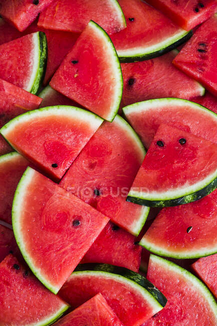 Wassermelonenscheiben stapeln sich, Vollbild-Aufnahme — Stockfoto