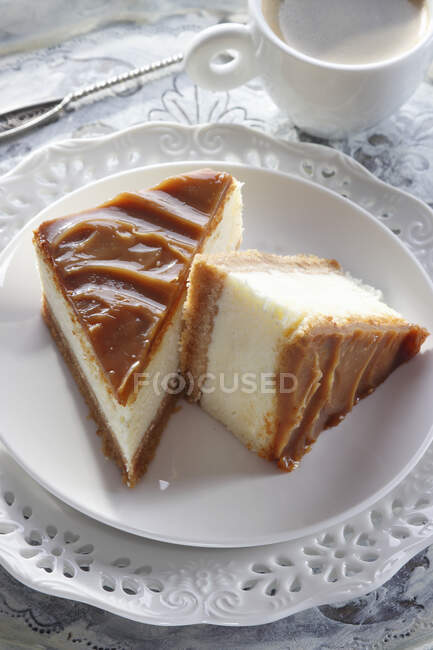 Cheesecake al caramello, da vicino — Foto stock