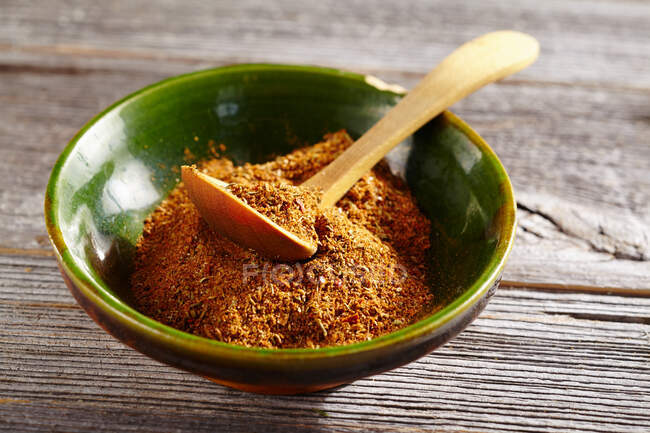 Homemade gyros spice mixture in a small bowl — Stock Photo