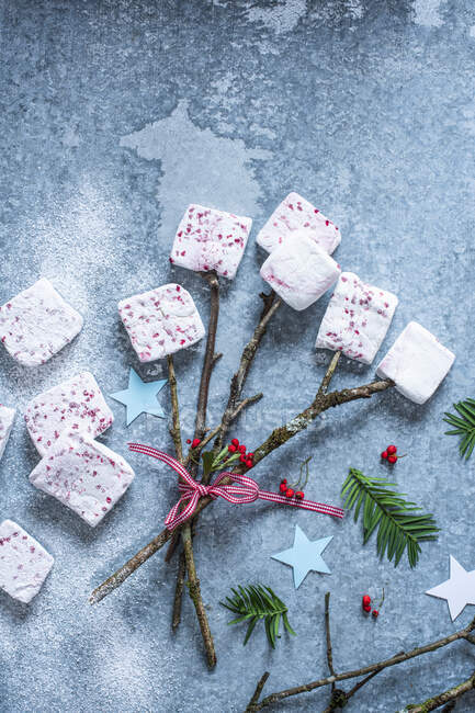 Homemade marshmallows for Christmas — Stock Photo