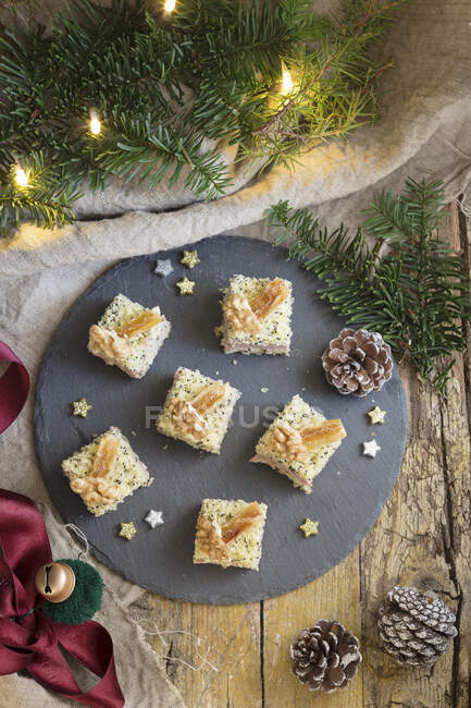 Close-up shot of delicious Christmas finger food — Stock Photo