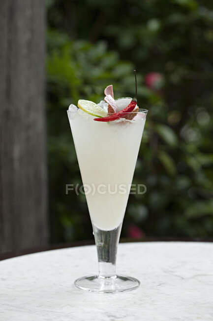 Lychee cocktail with a chilli garnish — Stock Photo