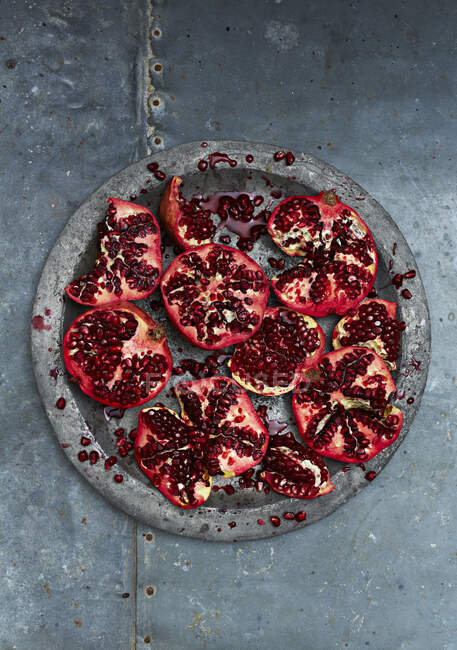 Close-up shot of delicious Pomegranates, cut open — Stock Photo