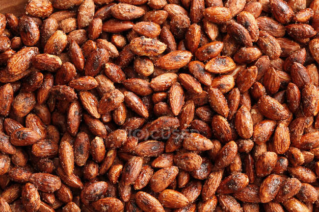 Close-up shot of delicious Roasted almonds (full-frame) — Stock Photo