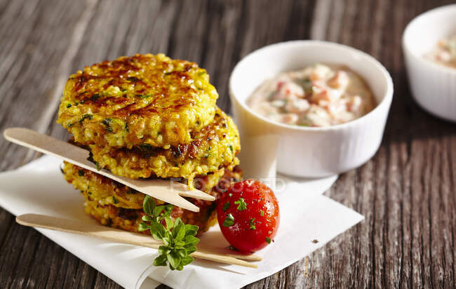 Millet and vegetable burgers — Stock Photo