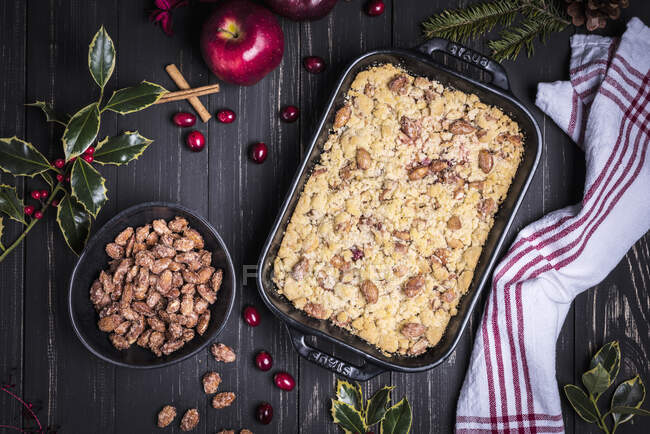 Christmas crumble with roasted almonds (seen from above) — Stock Photo