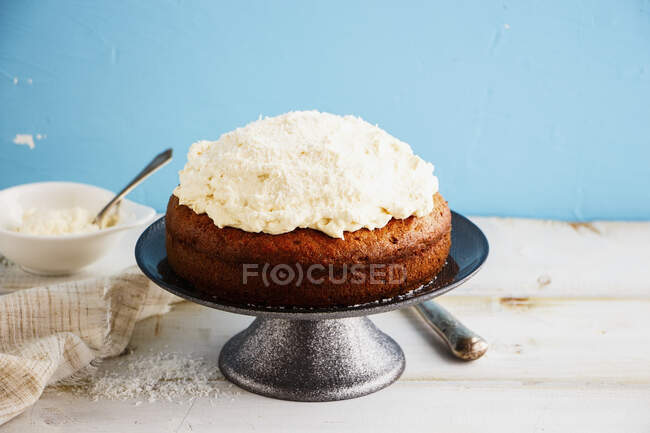 Homemade three milk cake with coconut and mascarpone cream — Stock Photo