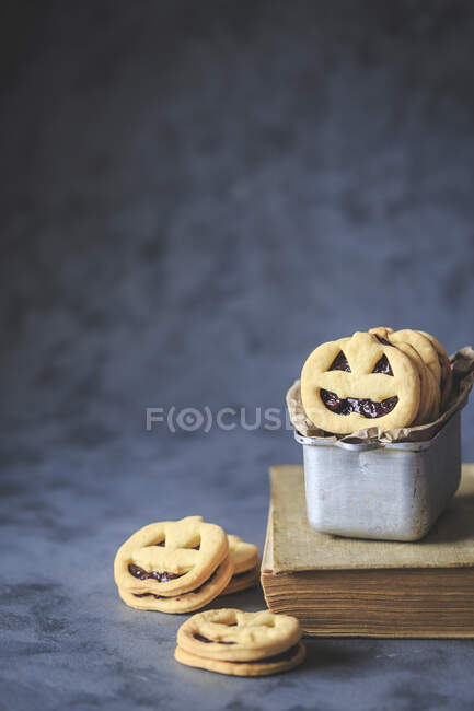 Festivo halloween calabaza en forma de galletas - foto de stock