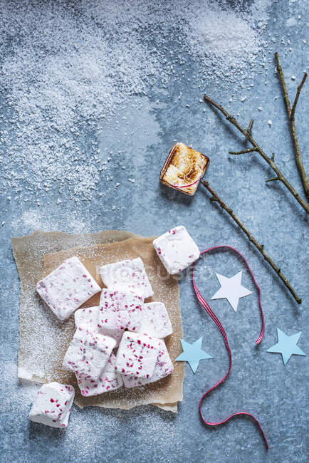 Homemade marshmallows for Christmas — Stock Photo